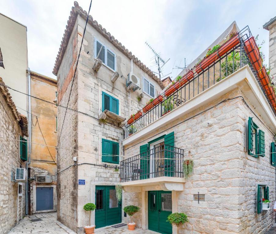Room N&M - Diocletians Palace Split Bagian luar foto