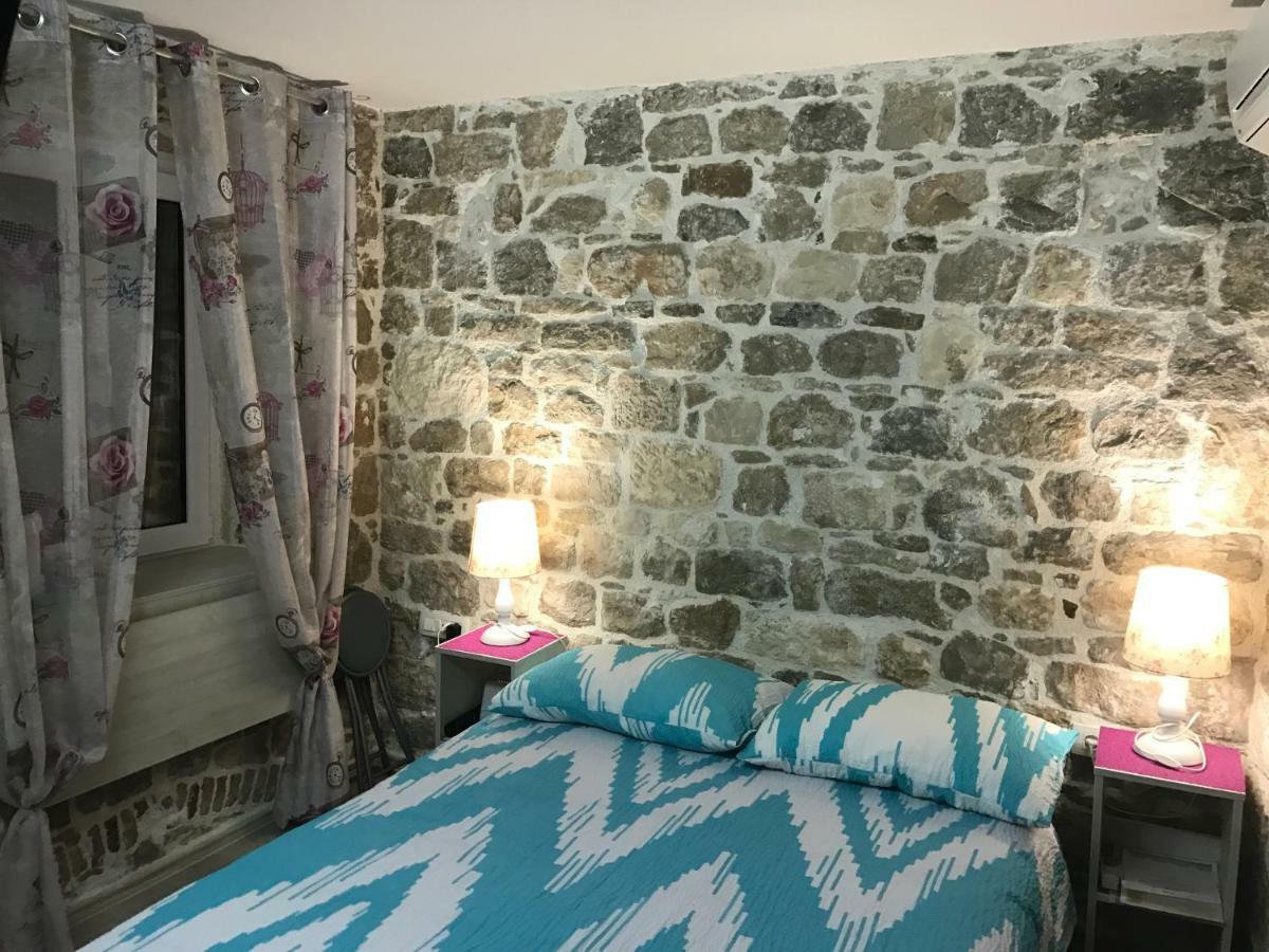 Room N&M - Diocletians Palace Split Bagian luar foto