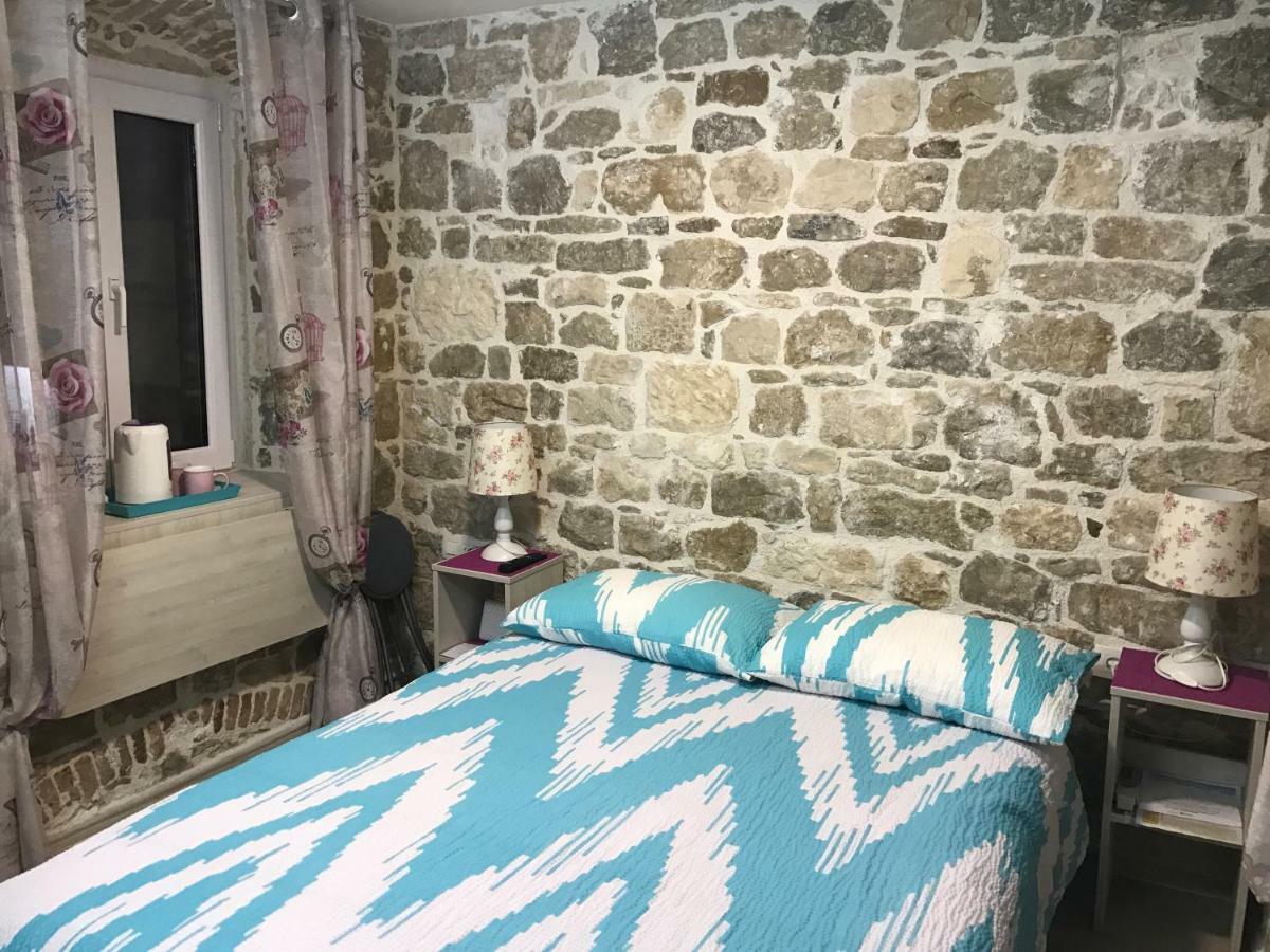Room N&M - Diocletians Palace Split Bagian luar foto
